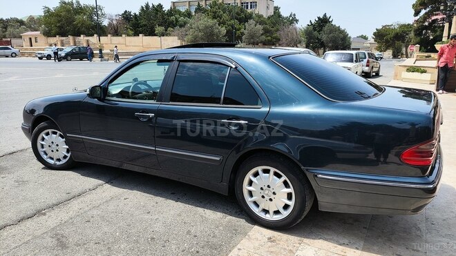 Mercedes E 220 2000, 521,000 km - 2.2 l - Bakı