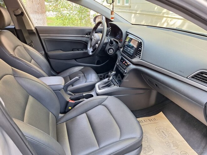 Hyundai Avante 2016, 120,000 km - 1.6 l - Bakı