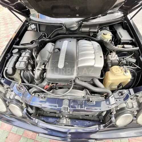 Mercedes E 270 2001, 437,819 km - 2.7 l - Beyləqan