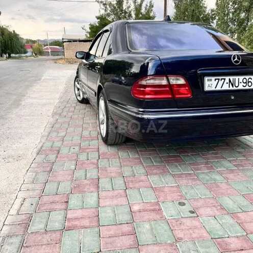 Mercedes E 270 2001, 437,819 km - 2.7 l - Beyləqan