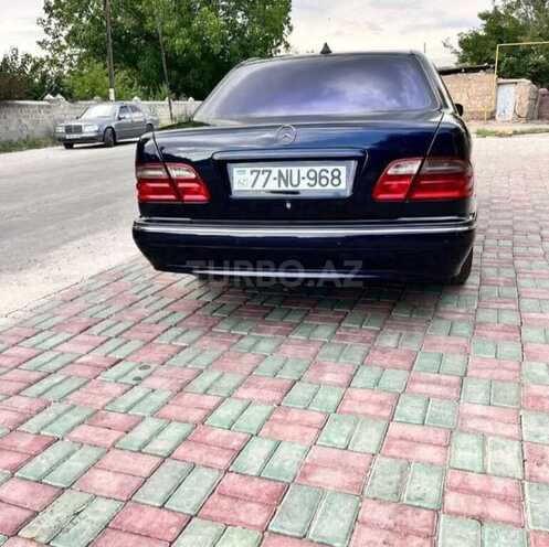 Mercedes E 270 2001, 437,819 km - 2.7 l - Beyləqan