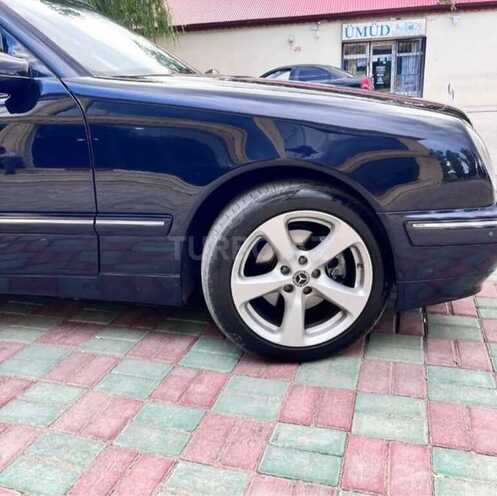 Mercedes E 270 2001, 437,819 km - 2.7 l - Beyləqan