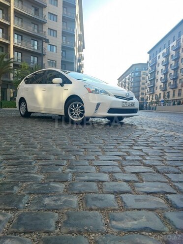 Toyota Prius V 2014, 179,600 km - 1.8 л - Bakı