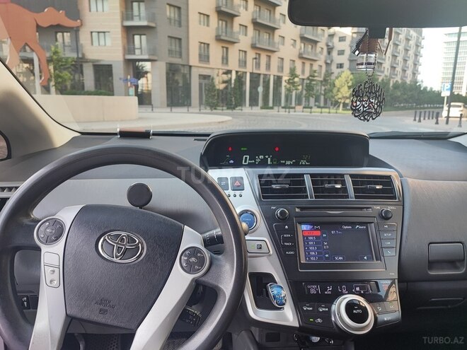 Toyota Prius V 2014, 179,600 km - 1.8 л - Bakı