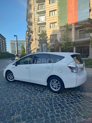 Toyota Prius V 2014, 179,600 km - 1.8 л - Bakı