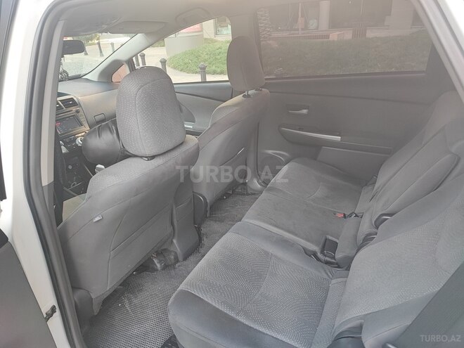 Toyota Prius V 2014, 179,600 km - 1.8 л - Bakı