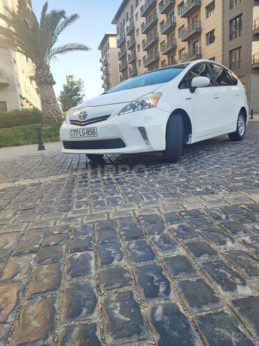 Toyota Prius V 2014, 179,600 km - 1.8 л - Bakı