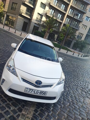 Toyota Prius V 2014, 179,600 km - 1.8 л - Bakı