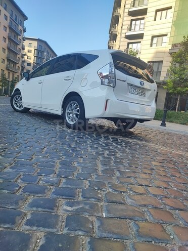 Toyota Prius V 2014, 179,600 km - 1.8 л - Bakı