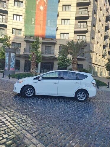 Toyota Prius V 2014, 179,600 km - 1.8 л - Bakı