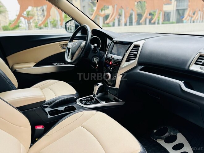 Ssang Yong  2015, 51,000 km - 1.6 l - Bakı