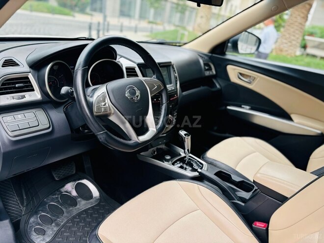 Ssang Yong  2015, 51,000 km - 1.6 l - Bakı