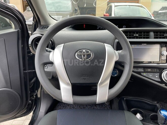 Toyota Aqua-9