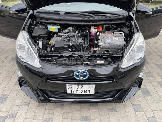 Toyota Aqua-16