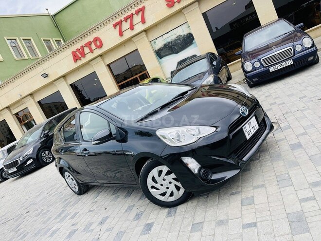 Toyota Aqua-2