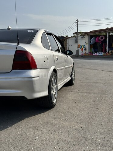 Opel Vectra 1999, 275,211 km - 2.0 l - Bakı