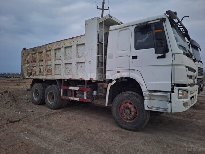 HOWO Sinotruk 2013, 2,555,552 km - 9.5 l - Bakı