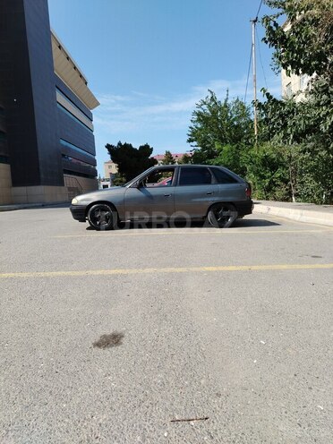Opel Astra 1996, 200,000 km - 1.6 l - Sumqayıt