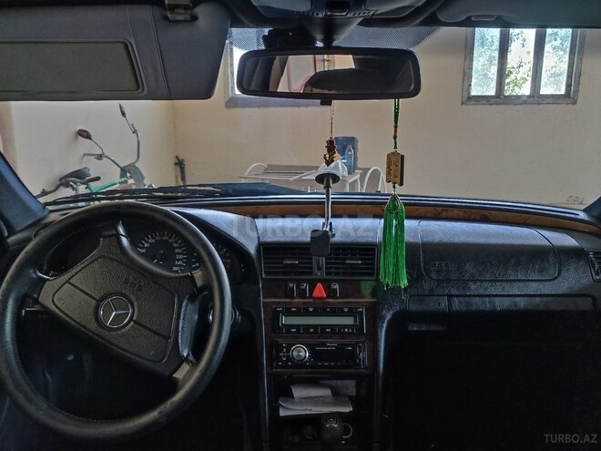 Mercedes C 240 2000, 440,279 km - 2.4 л - Şirvan
