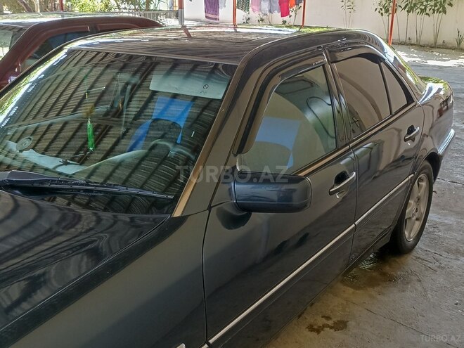 Mercedes C 240 2000, 440,279 km - 2.4 л - Şirvan