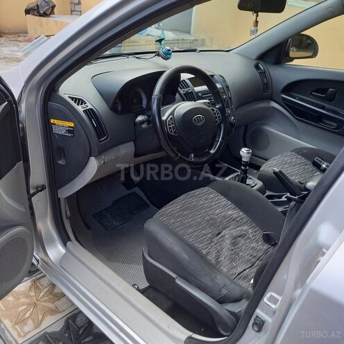 Kia Ceed 2008, 330,000 km - 1.6 л - Qazax