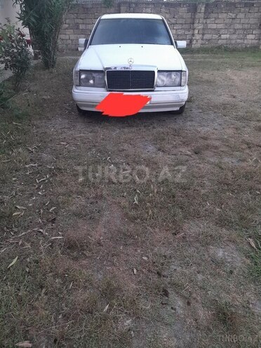 Mercedes E 230 1986, 350,000 km - 2.0 l - Astara