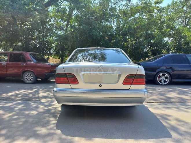 Mercedes E 270 2000, 322,000 km - 2.7 л - Sabirabad