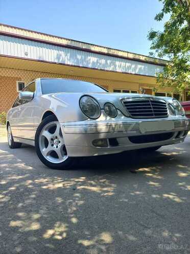 Mercedes E 270 2000, 322,000 km - 2.7 л - Sabirabad