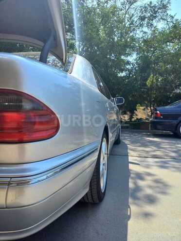 Mercedes E 270 2000, 322,000 km - 2.7 л - Sabirabad