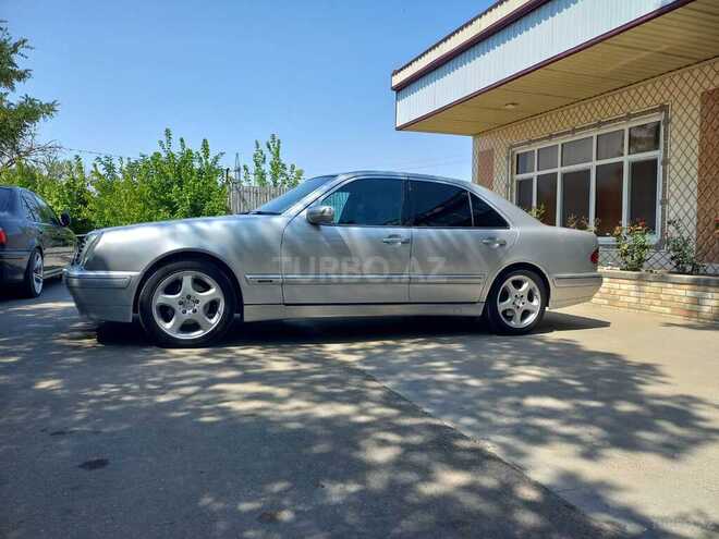 Mercedes E 270 2000, 322,000 km - 2.7 л - Sabirabad