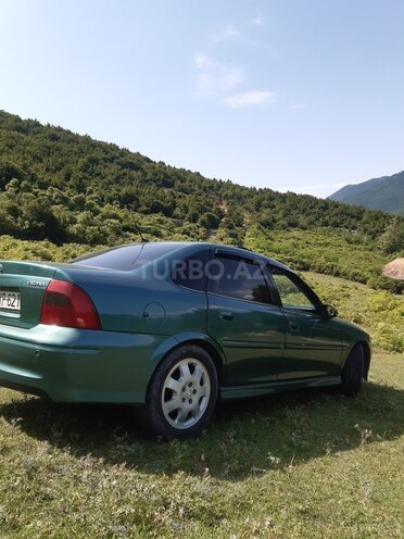 Opel Vectra 1999, 376,000 km - 2.0 l - Şəki