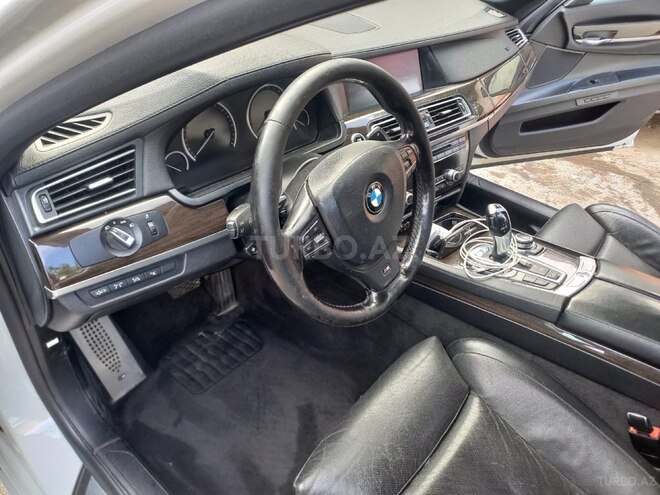 BMW 750 2011, 212,000 km - 4.4 l - Bakı