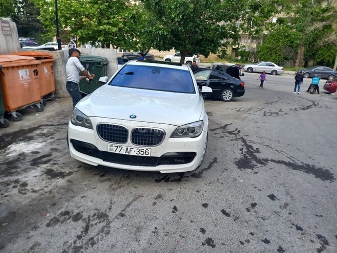 BMW 750 2011, 212,000 km - 4.4 l - Bakı