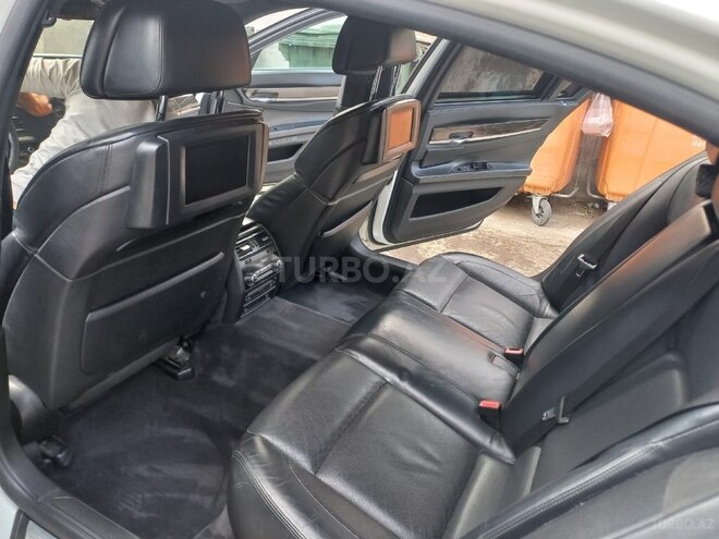 BMW 750 2011, 212,000 km - 4.4 l - Bakı