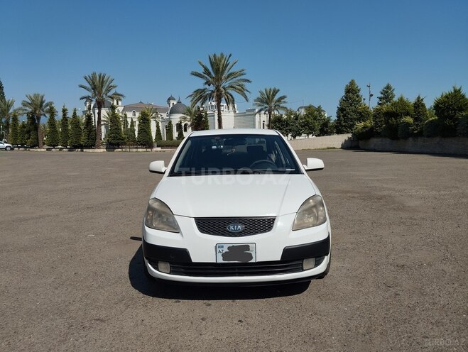 Kia Rio 2008, 369,000 km - 1.4 l - Astara