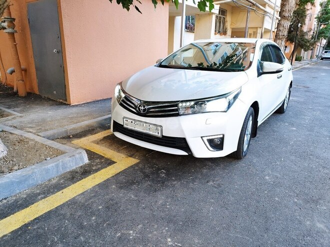 Toyota Corolla 2013, 233,200 km - 1.6 l - Bakı