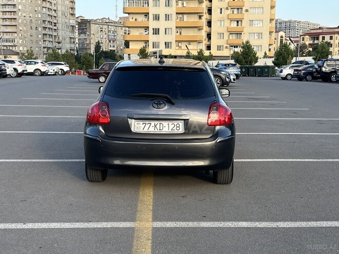 Toyota Auris 2008, 240,000 km - 1.4 l - Bakı