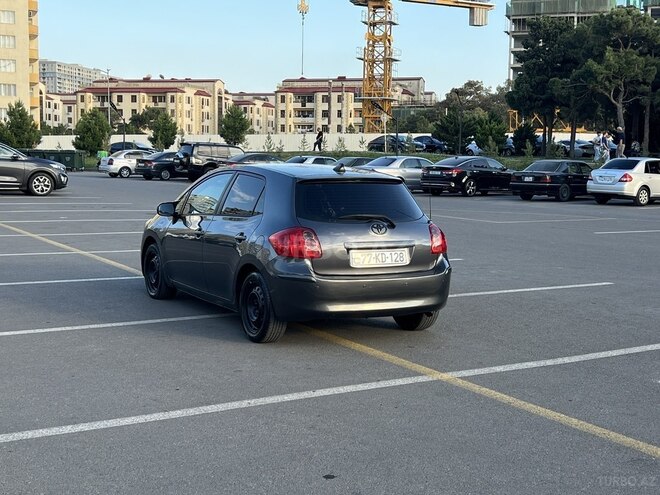 Toyota Auris 2008, 240,000 km - 1.4 l - Bakı