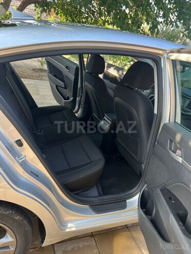 Hyundai Elantra 2018, 69,000 km - 2.0 l - Bakı