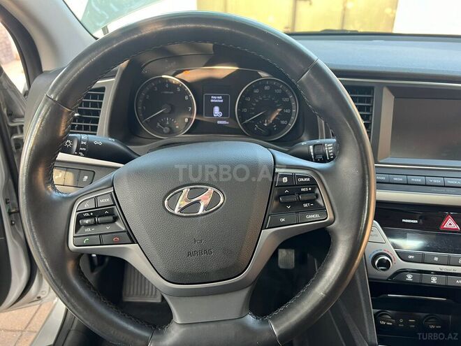 Hyundai Elantra 2018, 69,000 km - 2.0 l - Bakı