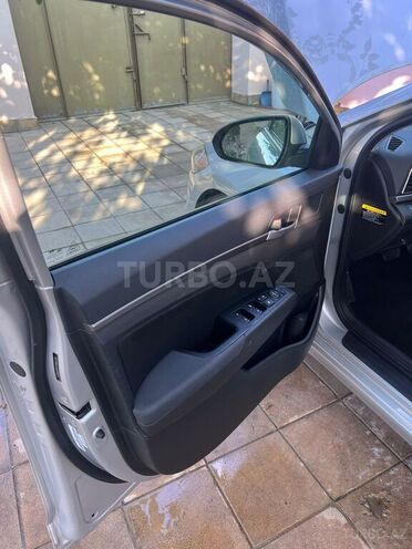 Hyundai Elantra 2018, 69,000 km - 2.0 l - Bakı