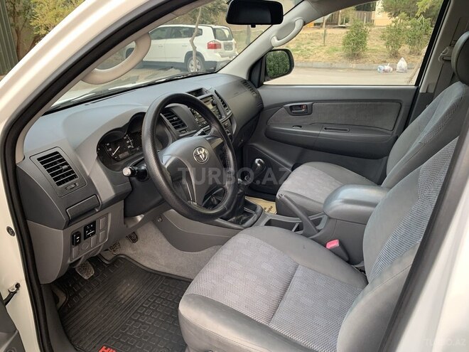 Toyota Hilux 2014, 157,300 km - 2.5 l - Bakı