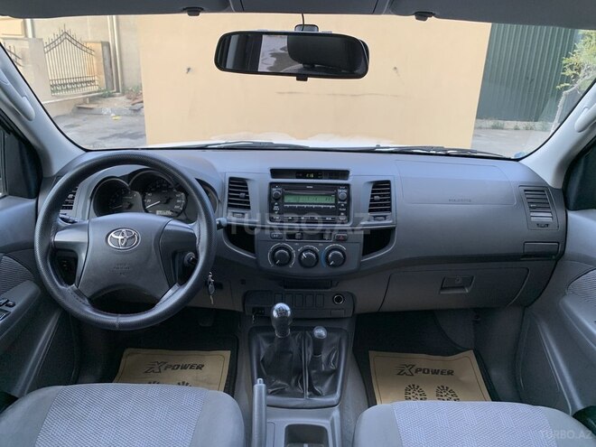 Toyota Hilux 2014, 157,300 km - 2.5 l - Bakı