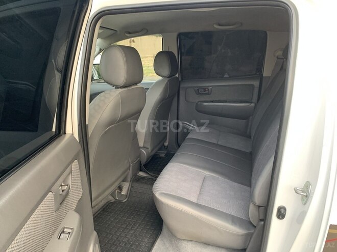 Toyota Hilux 2014, 157,300 km - 2.5 l - Bakı