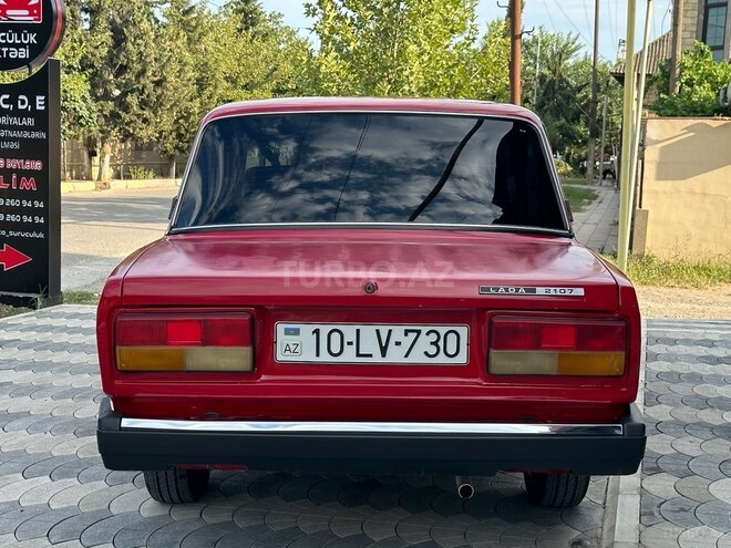 LADA (VAZ) 2107 2003, 250,000 km - 1.6 l - Salyan