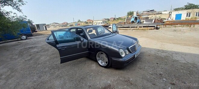 Mercedes E 320 1999, 395,000 km - 3.2 l - Bakı
