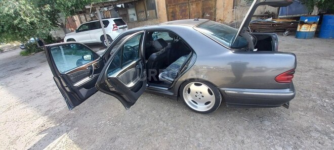 Mercedes E 320 1999, 395,000 km - 3.2 l - Bakı