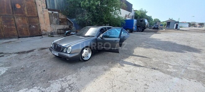Mercedes E 320 1999, 395,000 km - 3.2 l - Bakı