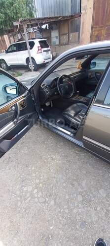 Mercedes E 320 1999, 395,000 km - 3.2 l - Bakı