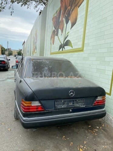 Mercedes E 200 1992, 390,000 km - 2.0 l - Bakı